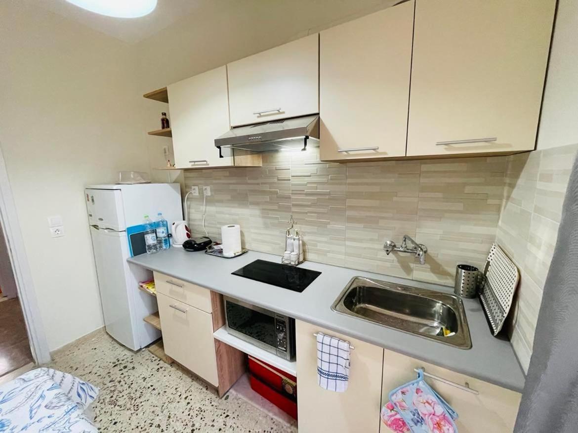 شقة Αpartments In The Centre لوتراكي المظهر الخارجي الصورة